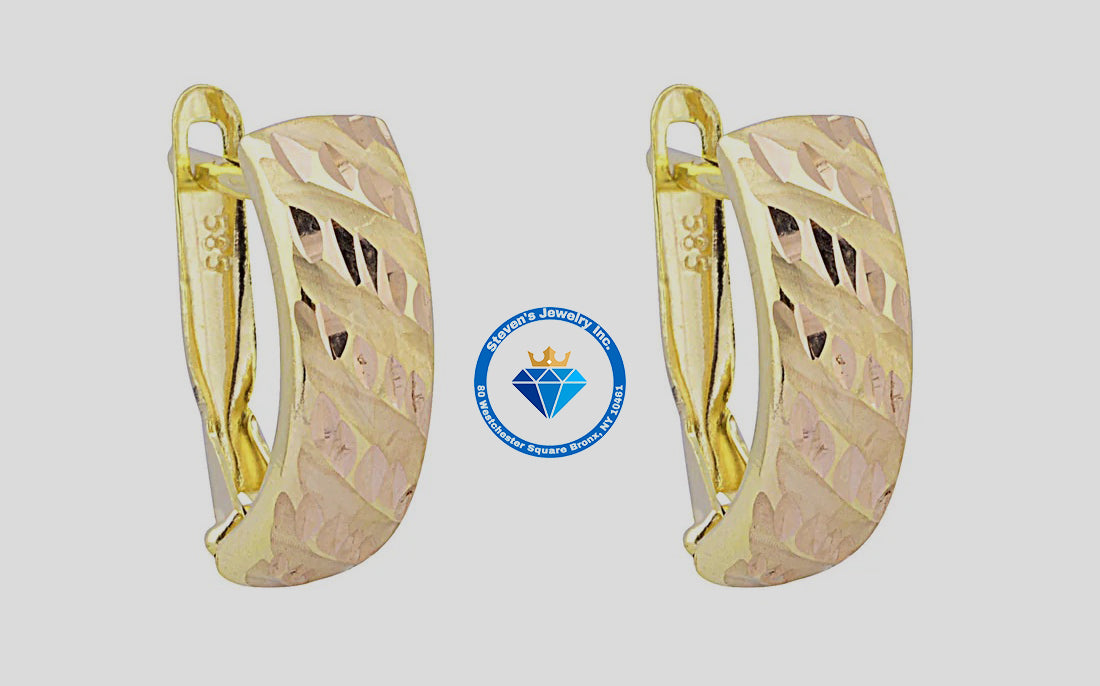 Classic Brilliance: 14K Yellow Gold Earrings with Diamond Cushion Cut - Timeless Elegance