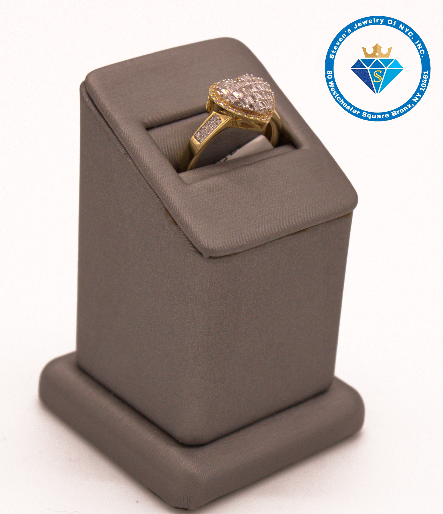 "Golden Heartbeat: 14K Yellow Gold Ring with Dazzling Gemstones"
