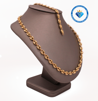"Luxury Link Chain in 14K Yellow Gold - A Fashion-Forward Statement"